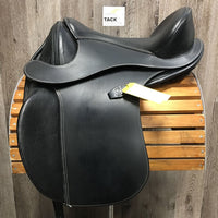 16" Barefoot Treeless Saddle *Loaded: 2 Shims, 30" Prestige Girth, SS Tack Carrying Case & Barefoot: Non-Slip Full Pad & Half Pad, 24-34" Stirrup Leathers, 26" Neoprene Girth, Fleece Saddle Cover, Extra Headplate Insert Serial #: 2401153117-38625VPS