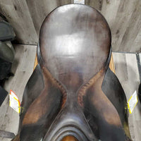 17" MW *5.25" County Saddlery Dressage, Front Pencil Block, Wool Flocked, Flaps: 16"L x 11"W Serial #: 86030815 No 3 Fit