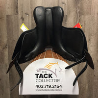 18 XW *Measures Narrow *4" Santa Cruz Geneve Dressage Saddle, 2 Billet Guards, Fleece Lined Tapestry Zebra Cover, Synthetic Wool Flocking, Lg Front Blocks, Flaps: 15.5"L x 13"W Serial #: 42945