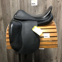 18" M *4.25" 4 Star Saddlery Dressage Saddle, wool Flocking, Xlg Front Blocks, Flaps: 15.75"L x 12"W Serial #: 58096 18