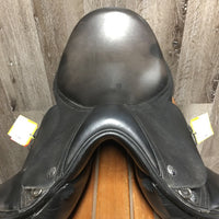 18" M *4.25" 4 Star Saddlery Dressage Saddle, wool Flocking, Xlg Front Blocks, Flaps: 15.75"L x 12"W Serial #: 58096 18