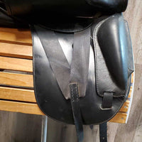 17.5 Adj *set M/W Schleese Ostergaard Dressage Saddle, Brown Vinyl Cover, Xlg Front Changeable Blocks, Wool Flocked, Rear Gusset Panels, Flaps: 17"L x 12" W Serial #: 2658 GOH0900
