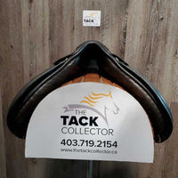 17" Med 5" Berney Bros Close Contact, 2 Billet Guards, 0 Blocks, Rear Gusset Panel, Synthetic flocking, Flaps: 14"L x 13"W Serial #: N/A