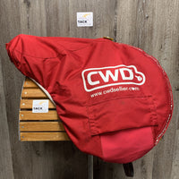 17.5 MW *5.25 CWD SE01 Close Contact, CWD 56" Stirrup Leathers, Sprenger Bow Flex Stirrup Irons, 2 Billet Guards, Red Fleece lined CWD Cover, Med Front & Back Blocks, Foam Panels, Flaps: 15" L x 14" W Serial #: SE01 17.5 TC 4L PA 705 205 305 RT 15 417778