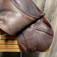 17.5 MW *5.25 CWD SE01 Close Contact, CWD 56" Stirrup Leathers, Sprenger Bow Flex Stirrup Irons, 2 Billet Guards, Red Fleece lined CWD Cover, Med Front & Back Blocks, Foam Panels, Flaps: 15" L x 14" W Serial #: SE01 17.5 TC 4L PA 705 205 305 RT 15 417778