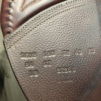 18 M *4.75" CWD SE02 Close Contact, 2 Billet Guards, 58" CWD Stirrup Leathers, CWD Cantle Cover, Red CWD Cover & strap, Med Front & Back Blocks, Foam Panels, Flaps: 15.5"L x 15.25"W Serial #: SE02 180 TR 4C PL PA ST 13 27261