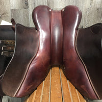 18 M *4.75" CWD SE02 Close Contact, 2 Billet Guards, 58" CWD Stirrup Leathers, CWD Cantle Cover, Red CWD Cover & strap, Med Front & Back Blocks, Foam Panels, Flaps: 15.5"L x 15.25"W Serial #: SE02 180 TR 4C PL PA ST 13 27261