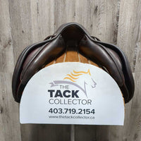 17.5 33cm M *4.5" Prestige X-Meredith Close Contact, 2 Billet Guards, Navy Prestige Cover, Pr 48" Prestige Stirrup Leathers, Med Front & Large Back Blocks, Synthetic Wool Panels, Calfskin, Flaps: 13"W x 13"L Serial #: 17 33 0804 1014 s5AA