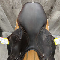 17.5 33cm M *4.5" Prestige X-Meredith Close Contact, 2 Billet Guards, Navy Prestige Cover, Pr 48" Prestige Stirrup Leathers, Med Front & Large Back Blocks, Synthetic Wool Panels, Calfskin, Flaps: 13"W x 13"L Serial #: 17 33 0804 1014 s5AA