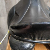 17 *set wide/xw 6" Schleese Jane Savoie Dressage, Wool Flocked, Med Front Blocks, Rear Gusset Panels, Flaps: 16"L x 12"W Serial #: 2-17 2484H0600