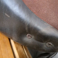 $ Reduced!! 17.5" M *5" Voltaire Palm Beach Saddle, Voltaire Leathers, 2 Billet Guards, 2 D Ring Attachments, Brown Voltaire Cover, Foam Panels, Med Front & Back Blocks, Pro Panels, Flaps: 14.5"L x 14"W Serial #: 0992 22 17.5 3AA M/M Pro B15