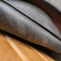 $ Reduced!! 17.5" M *5" Voltaire Palm Beach Saddle, Voltaire Leathers, 2 Billet Guards, 2 D Ring Attachments, Brown Voltaire Cover, Foam Panels, Med Front & Back Blocks, Pro Panels, Flaps: 14.5"L x 14"W Serial #: 0992 22 17.5 3AA M/M Pro B15