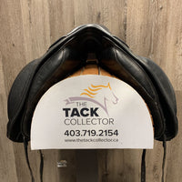 18" *adj - Blue - M/W Gullet in Kent & Masters Dressage Saddle, Burg K&M Fleece Cover, Wool Flocking, Front & Back Gusset Panels, Lg Front Exterior Blocks, Flaps: 16.5"L x 9"W Serial #: 33040