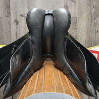 17.5 M *MW - 5.25" Exselle Dressage Saddle, Black Fleece Exselle Cover, Wool Flocking, Long Pencil Block, Rear Gusset Panels, Flaps: 17.75"L x 12"W Serial #: AF 063 1578