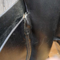 17.5 M *MW - 5.25" Exselle Dressage Saddle, Black Fleece Exselle Cover, Wool Flocking, Long Pencil Block, Rear Gusset Panels, Flaps: 17.75"L x 12"W Serial #: AF 063 1578