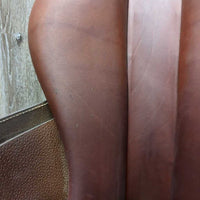 18 MW *5.25" Childeric M Close Contact, 2 Billet Guards, Grey/Orange Childeric Cover, Med Front & Back Blocks, Foam Panels, Flaps: 13.5"L x 13.5"W Serial #: 3A -M-18 689-21