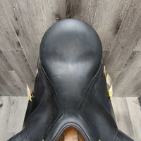 18" *adj MW *5.5" Schleese Heike Kemmer Dressage Saddle, 2 Lg Front Velcro Blocks, Navy Schleese Cover, Wool Flocking, Rear Gusset Panels, Cut out Shoulder Panels, Flaps: 17.5"L x 12"W Serial #: 3-HW-SR 3-17.5 10095S0211