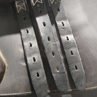 17" (7) 34 *MW 5.5" Erreplus Close Contact, 2 Billet Guards, Grey Erreplus Cover, 54" Erreplus Leathers, Med Front & Back Blocks, Wool Flocking, Flaps: 13.75"L x 13.5"W Serial #: 1811 486574 FM RO