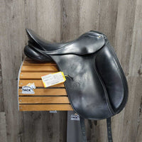 17.5" Adj? *set XW 7" Schleese JES Dressage Saddle, Wool Flocking, Lg Front Blocks, Rear Gusset Panels, Flaps: 16"L x 12.5"W Serial #: 3-17.5 5015S0604
