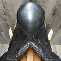 17.5" Adj? *set XW 7" Schleese JES Dressage Saddle, Wool Flocking, Lg Front Blocks, Rear Gusset Panels, Flaps: 16"L x 12.5"W Serial #: 3-17.5 5015S0604