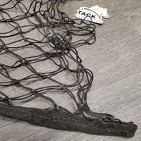 Stall Wall Slow Feed Hay Net 4′ x 3′ with 2″ Holes *gc, dirty, faded