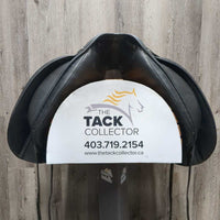 17.5 W *5.5" Sankey SD Custom Dressage Saddle, Black Sankey Cover, Wool Flocking, Large Front Blocks, Lg Rear Gusset Panels, Long Front Gusset Panels, Flaps: 17.5"L x 12.5"W Serial #: 1831017 17.5 T
