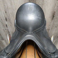 17.5 W *5.5" Sankey SD Custom Dressage Saddle, Black Sankey Cover, Wool Flocking, Large Front Blocks, Lg Rear Gusset Panels, Long Front Gusset Panels, Flaps: 17.5"L x 12.5"W Serial #: 1831017 17.5 T