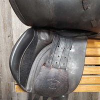 All Purpose, Black Country Black Cotton Cover, 2 Billet Guards, 2 Front Velcro Pencil Blocks, Front & Rear Gusset Panels, Wool Flocking, Flaps: 16"L x 14"W Serial #: 23983