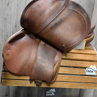 17.5 MW *5" Devoucoux Biarritz Close Contact, 2 Billet Guards, Green Devoucoux Cover, Med Front & Back Blocks, Foam Panels, Flaps: 13.5L x 13.25"W Serial #: 2561 10 ARCADE NORMAL EF 17.5 2A 3PC PX5 PX415 PX310