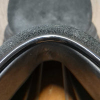 16.5 adj *set *5.5" Schleese Obrigado Monoflap Dressage Saddle, Navy Schleese Cover, Wool Flocking, Shoulder Relief Panels, Rear Gusset Panels, Lg External Front Blocks, Flaps: 16"L x 10"W Serial #: O-SHW B2 16.5 M05835S0324