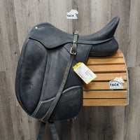 18.5 Adj *Black Gullet - Med In Wintec Isabell Dressage Saddle, Med Front Velcro Blocks, Blue Wintec Cover, CAIR Panels, Front & Rear Gusset Panels, Flaps: 17"L x 12"W Serial #: W1P 13 03 04 14-46DR