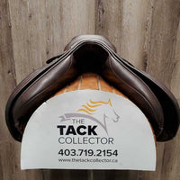 17.5" *MW 5.25" Albion Close Contact Saddle, 2 Billet Guards, Albion Red Fleece Cover, Wool Flocking, Front & Rear Gusset Panels, Med Back Blocks, Flaps: 13.5"L x 13"W Serial #: W 17 1/2 95760