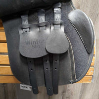 17" Adj *Red - Wide In, Wintec 500 A/P Saddle, 2x Front Velcro Blocks, 4x Billet Guards, COMPLETE Easy Gullet Change System, CAIR Panels, Front & Rear Gusset Panels, Flaps: 15.5"L x 13.5"W Serial #: W 17 07 0064-43 AP 17"