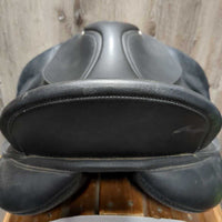 17" Adj *Red - Wide In, Wintec 500 A/P Saddle, 2x Front Velcro Blocks, 4x Billet Guards, COMPLETE Easy Gullet Change System, CAIR Panels, Front & Rear Gusset Panels, Flaps: 15.5"L x 13.5"W Serial #: W 17 07 0064-43 AP 17"