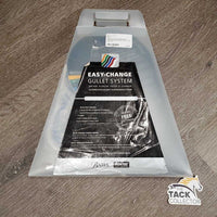 17" Adj *Red - Wide In, Wintec 500 A/P Saddle, 2x Front Velcro Blocks, 4x Billet Guards, COMPLETE Easy Gullet Change System, CAIR Panels, Front & Rear Gusset Panels, Flaps: 15.5"L x 13.5"W Serial #: W 17 07 0064-43 AP 17"