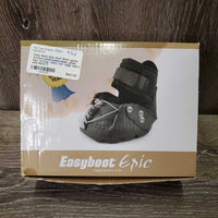 Hoof Boot, gator, screws, guide, box *xc/vgc, clean, mnr edge rubs & pills