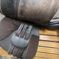 17" *W/XW *6.25" W.R.H. French Debut Close Contact, 2 Billet Guards, Black Ideal Cotton Cover, Black Fairfax Bag: 4 Velcro Blocks, Wool Flocking, Front & Rear Gusset Panels, Flaps: 13.75"L x 14.5"W Serial #: 17 W 103191