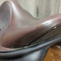 17" *W/XW *6.25" W.R.H. French Debut Close Contact, 2 Billet Guards, Black Ideal Cotton Cover, Black Fairfax Bag: 4 Velcro Blocks, Wool Flocking, Front & Rear Gusset Panels, Flaps: 13.75"L x 14.5"W Serial #: 17 W 103191