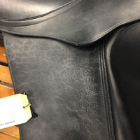17" *MW/W 5.5" Sankey Jacinda Monoflap Dressage Saddle, Black Sankey Cover, Wool Flocking, XLg Exterior Blocks, Front & Rear Gusset Panels, Buffalo Leather, Flaps: 16.25"L x 11"W Serial #: 074416 17 M/W