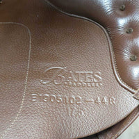 17.5 Adj *Green/Narrow Bates Hunter Jumper Close Contact Saddle, 2 Billet Guards, 2 Med Front Velcro Blocks, Bates T Bar Leathers, Blue CanPro Cover, CAIR Panels, Front & Rear Gusset Panels, Flaps: 14"l x 13.5"W Serial #:B1905102-44R 17.5"