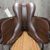 17.5 Adj *Green/Narrow Bates Hunter Jumper Close Contact Saddle, 2 Billet Guards, 2 Med Front Velcro Blocks, Bates T Bar Leathers, Blue CanPro Cover, CAIR Panels, Front & Rear Gusset Panels, Flaps: 14"l x 13.5"W Serial #:B1905102-44R 17.5"
