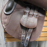 17.5 Adj *Green/Narrow Bates Hunter Jumper Close Contact Saddle, 2 Billet Guards, 2 Med Front Velcro Blocks, Bates T Bar Leathers, Blue CanPro Cover, CAIR Panels, Front & Rear Gusset Panels, Flaps: 14"l x 13.5"W Serial #:B1905102-44R 17.5"