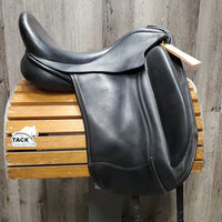17.5" *XW 6.25" Dresch Monoflap Dressage Saddle, Xlg Exterior Front Blocks, Velcro Flap/Panel, Wool Flocking, Front & Rear Gusset Panels, Flaps: 15.5"L x 11.5"W Serial #: N/A