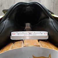 17.5" *XW 6.25" Dresch Monoflap Dressage Saddle, Xlg Exterior Front Blocks, Velcro Flap/Panel, Wool Flocking, Front & Rear Gusset Panels, Flaps: 15.5"L x 11.5"W Serial #: N/A