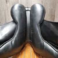 17.5" *XW 6.25" Dresch Monoflap Dressage Saddle, Xlg Exterior Front Blocks, Velcro Flap/Panel, Wool Flocking, Front & Rear Gusset Panels, Flaps: 15.5"L x 11.5"W Serial #: N/A