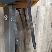 17.5" *XW 6.25" Dresch Monoflap Dressage Saddle, Xlg Exterior Front Blocks, Velcro Flap/Panel, Wool Flocking, Front & Rear Gusset Panels, Flaps: 15.5"L x 11.5"W Serial #: N/A