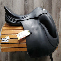 17/17.5" *Adj Set M/W - 5.25" Erreplus Elena Dressage Saddle, Grey Erreplus Cover, Wool Flocking, XLg Exterior Front Blocks, Flaps: 17.5"L x 11"W Serial #: 160509772BMAO