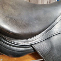 18" ?Adj *set W 6" Schleese Elite Dressage Saddle, Navy Schleese Cover, 2 XLg Front Velcro Blocks, Obrigado Panels, Wool Flocking, Rear Gussets, Shoulder Relief Cutouts, Flaps: 17"L x 13.5"W Serial #: 6-RW-SR 4-18 4003H0203