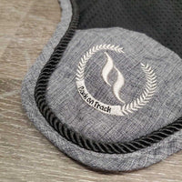 Light Perforated Ear Bonnet Fly Beil, 1x piping *gc/vgc, clean, sparkles, mnr hair, shrunk, curled