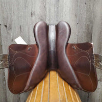 18" *W 6" Devoucoux Chiberta Monoflap Saddle, 2 Breastplate D Rings, Green Devoucoux Nylon Cover, Lg Front & Back Exterior Blocks, Foam Panels, Flaps: 13"L x 13.5"W Serial #: 15S13006094 Arcade Normale 18 1A 2PB D3D